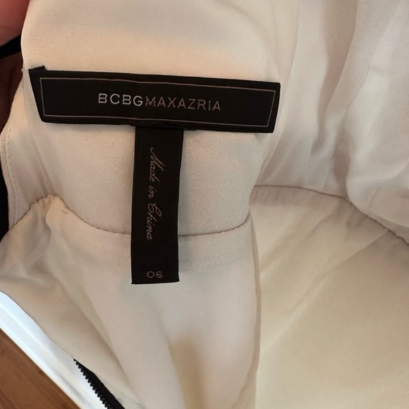 Robe BCBGmaxazria blanche ouverture dos - Picture 3 of 3